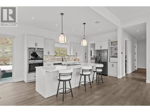 3569 Sagehill Court, Kelowna, BC - Indoor Photo Showing Kitchen With Upgraded Kitchen