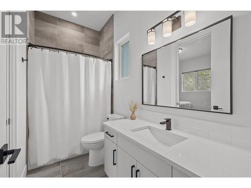 3569 Sagehill Court, Kelowna, BC - Indoor Photo Showing Bathroom