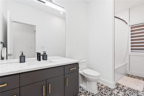 324 Thornwood Avenue, Fort Erie, ON - Indoor Photo Showing Bathroom