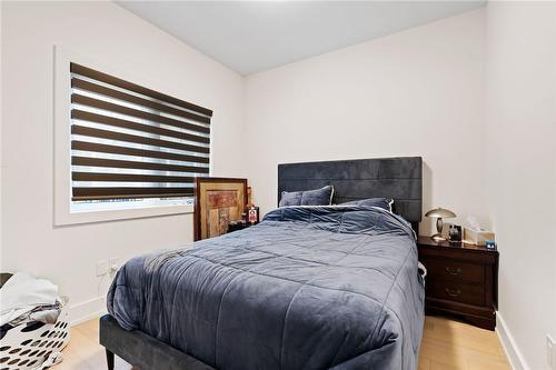 324 Thornwood Avenue, Fort Erie, ON - Indoor Photo Showing Bedroom