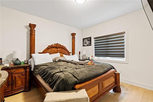 324 Thornwood Avenue, Fort Erie, ON - Indoor Photo Showing Bedroom