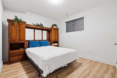 324 Thornwood Avenue, Fort Erie, ON - Indoor Photo Showing Bedroom