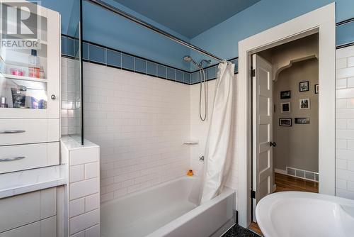 610 17Th Avenue, Prince George, BC - Indoor Photo Showing Bathroom