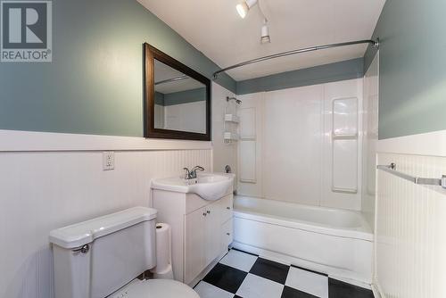 610 17Th Avenue, Prince George, BC - Indoor Photo Showing Bathroom