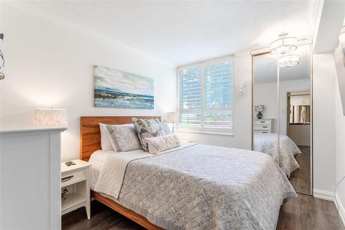 5280 Lakeshore Road|Unit #102, Burlington, ON - Indoor Photo Showing Bedroom