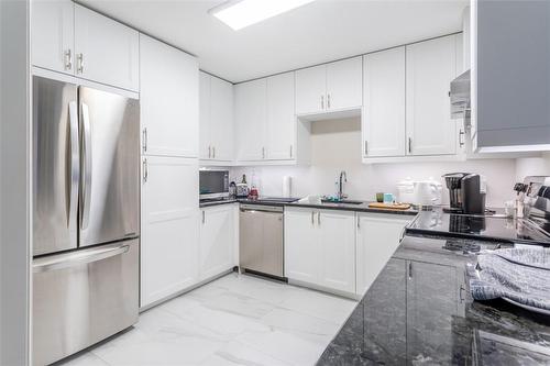 5280 Lakeshore Road|Unit #102, Burlington, ON - Indoor Photo Showing Kitchen With Stainless Steel Kitchen