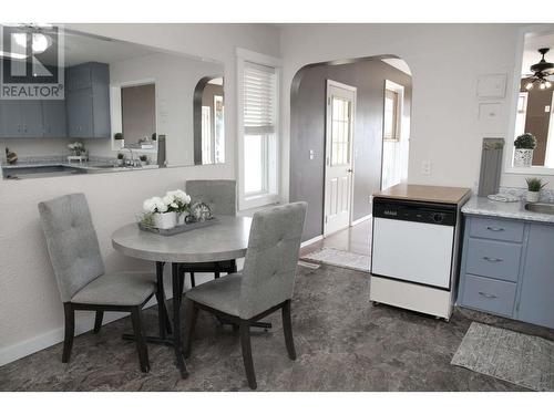 513 100 Avenue, Dawson Creek, BC - Indoor Photo Showing Dining Room