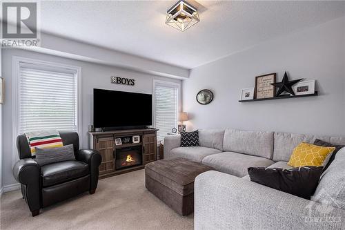 162 Soleil Avenue, Ottawa, ON - Indoor Photo Showing Living Room