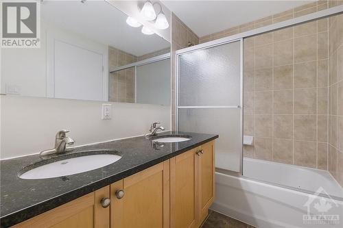 323 Winona Avenue Unit#203, Ottawa, ON - Indoor Photo Showing Bathroom