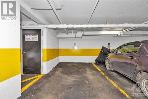 202 St Patrick Street Unit#12, Ottawa, ON - Indoor Photo Showing Garage