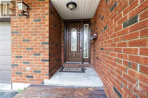 4093 Lafortune Drive, Ottawa, ON - Indoor Photo Showing Kitchen