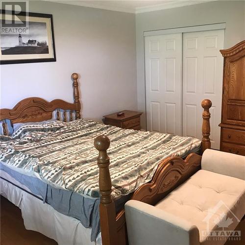 4093 Lafortune Drive, Ottawa, ON - Indoor Photo Showing Bedroom