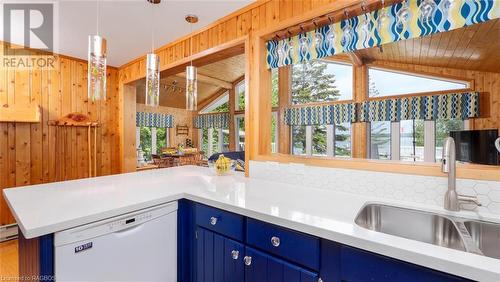 123 Pine Tree Harbour Road, Northern Bruce Peninsula, ON - Indoor Photo Showing Kitchen