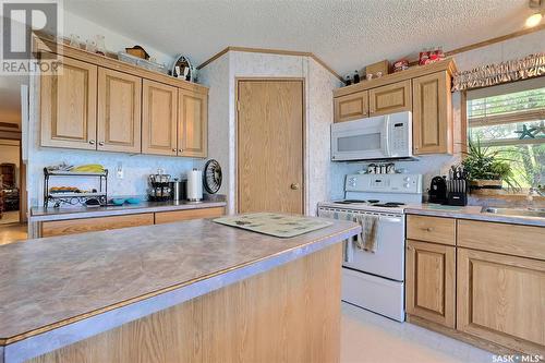 10 + 11 Elm Crescent, North Colesdale Park, SK 