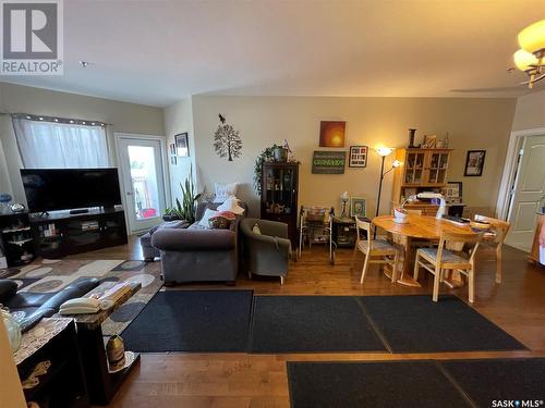 310 227 Pinehouse Drive, Saskatoon, SK - Indoor Photo Showing Living Room