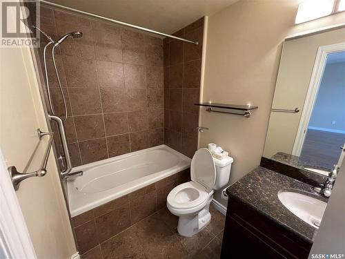 310 227 Pinehouse Drive, Saskatoon, SK - Indoor Photo Showing Bathroom