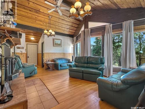 Crescent Heights Place, Martins Lake, Leask Rm No. 464, SK - Indoor Photo Showing Living Room