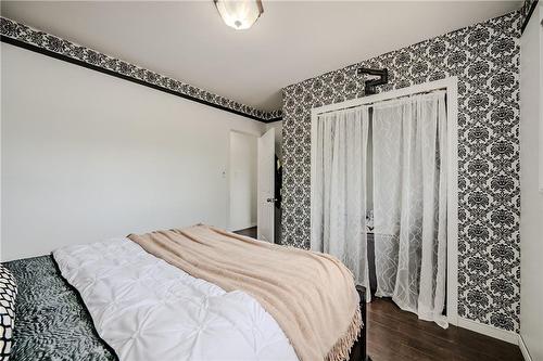 134 Stirling Street, Caledonia, ON - Indoor Photo Showing Bedroom