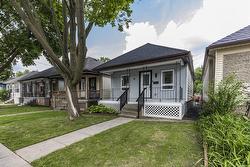 41 Huxley Avenue N  Hamilton, ON L8H 4P1