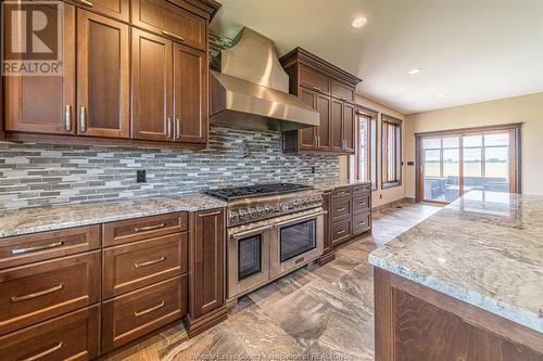 2000 Kelly Road, Lasalle, ON - Indoor Photo Showing Kitchen With Upgraded Kitchen