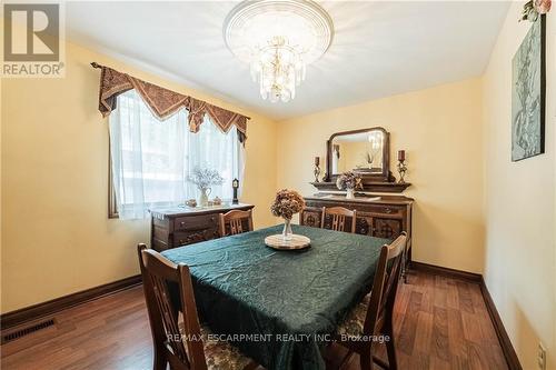 2757 Neptune Court, Niagara Falls, ON - Indoor Photo Showing Dining Room