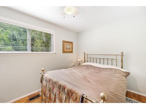 1754 Pass Creek Road, Castlegar, BC - Indoor Photo Showing Bedroom