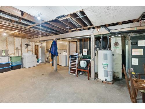 1754 Pass Creek Road, Castlegar, BC - Indoor Photo Showing Basement