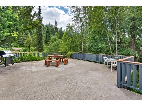 1754 Pass Creek Road, Castlegar, BC - Outdoor