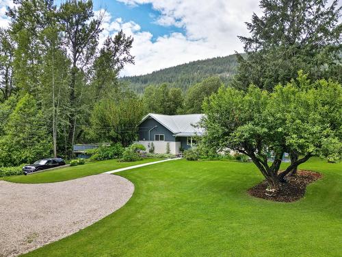 1754 Pass Creek Road, Castlegar, BC - Outdoor