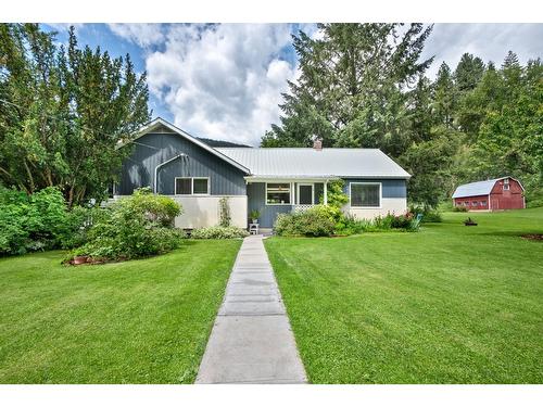 1754 Pass Creek Road, Castlegar, BC - Outdoor With Facade