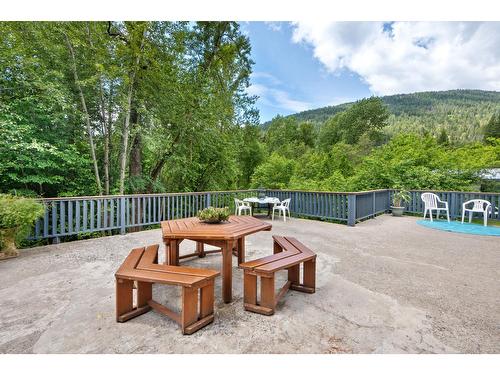 1754 Pass Creek Road, Castlegar, BC - Outdoor