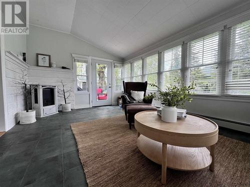 201 Crawford St, Timmins, ON - Indoor Photo Showing Living Room