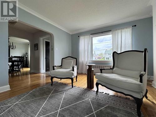 201 Crawford St, Timmins, ON - Indoor Photo Showing Living Room