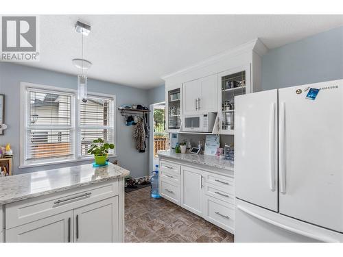 1876-1878 Ethel Street, Kelowna, BC - Indoor Photo Showing Kitchen