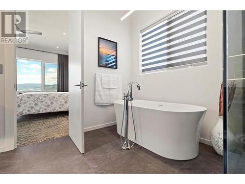 5546 Upper Mission Drive, Kelowna, BC - Indoor Photo Showing Bathroom