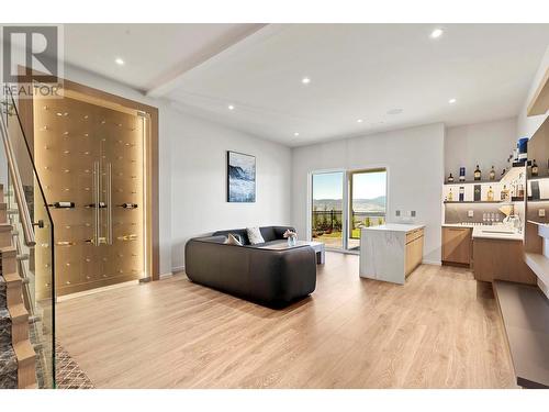 5546 Upper Mission Drive, Kelowna, BC - Indoor Photo Showing Bathroom