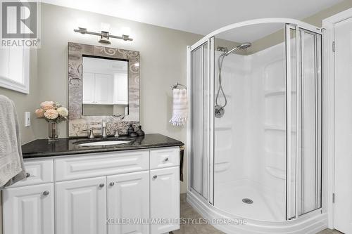 787 Manchester Road, London, ON - Indoor Photo Showing Bathroom