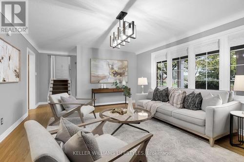 787 Manchester Road, London, ON - Indoor Photo Showing Living Room