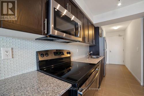 537 - 830 Lawrence Avenue W, Toronto, ON - Indoor Photo Showing Kitchen With Double Sink