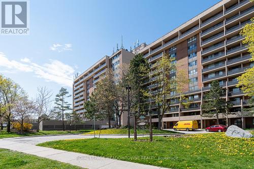 914 - 2929 Aquitaine Avenue, Mississauga, ON - Outdoor With Balcony With Facade