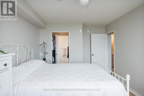 914 - 2929 Aquitaine Avenue, Mississauga, ON - Indoor Photo Showing Bedroom