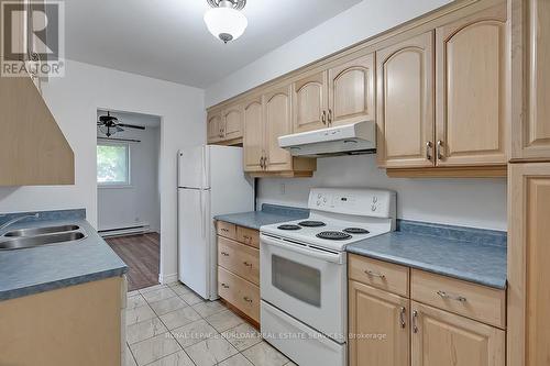 1427 Ester Drive, Burlington, ON - Indoor Photo Showing Kitchen With Double Sink