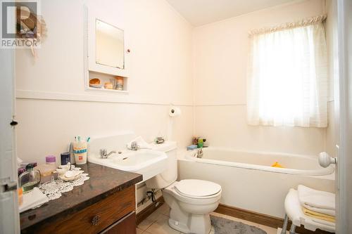 684 Shafer Ave, Sault Ste. Marie, ON - Indoor Photo Showing Bathroom