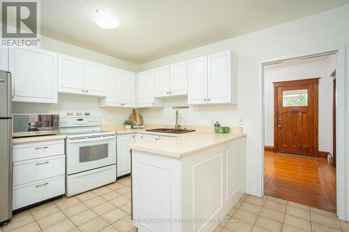 489 Aberdeen Avenue, Hamilton, ON - Indoor Photo Showing Kitchen With Double Sink