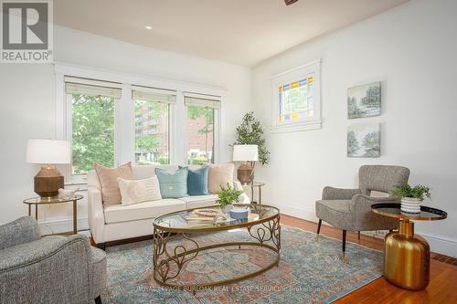 489 Aberdeen Avenue, Hamilton, ON - Indoor Photo Showing Living Room