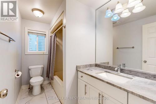 43 Sinclair Street, Guelph, ON - Indoor Photo Showing Bathroom