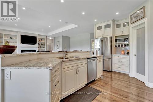 285794 Airport Road, Norwich, ON - Indoor Photo Showing Kitchen With Double Sink With Upgraded Kitchen