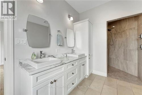 285794 Airport Road, Norwich, ON - Indoor Photo Showing Bathroom