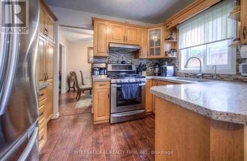370 Keewatin Avenue, Kitchener, ON - Indoor Photo Showing Kitchen