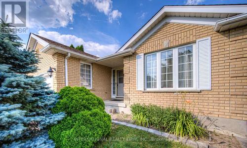 370 Keewatin Avenue, Kitchener, ON - Outdoor